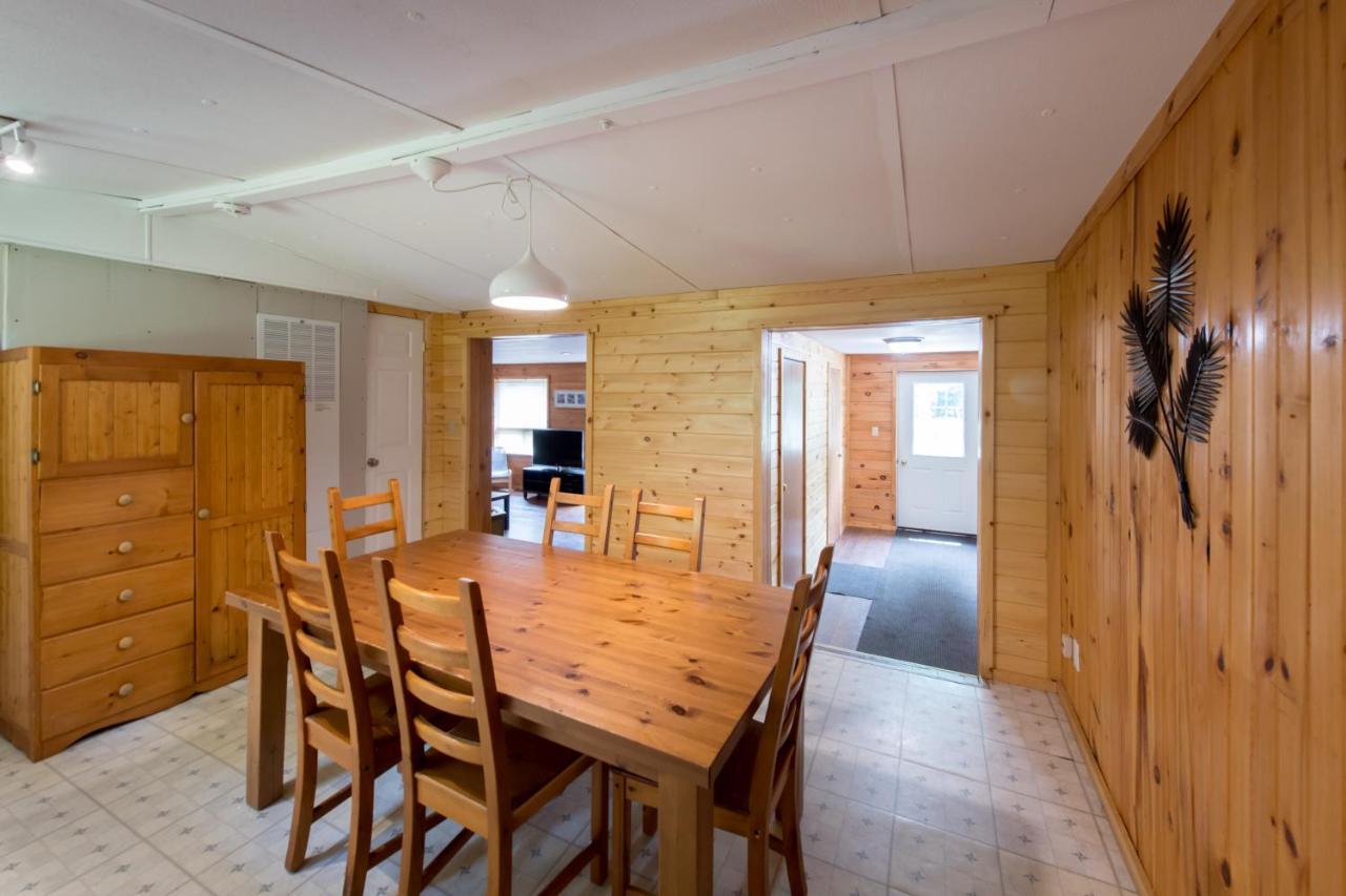 Madawaska Lodge-Cottage Exterior photo