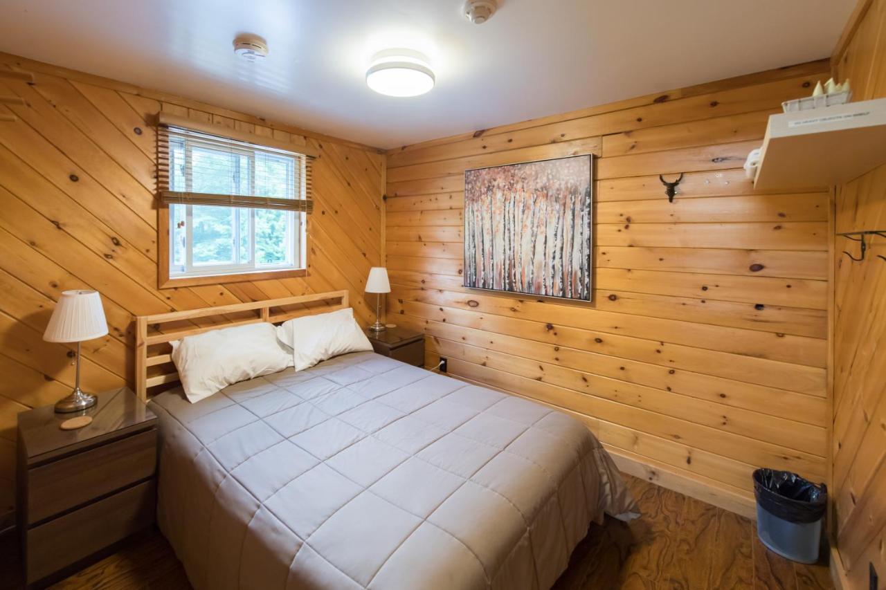 Madawaska Lodge-Cottage Exterior photo