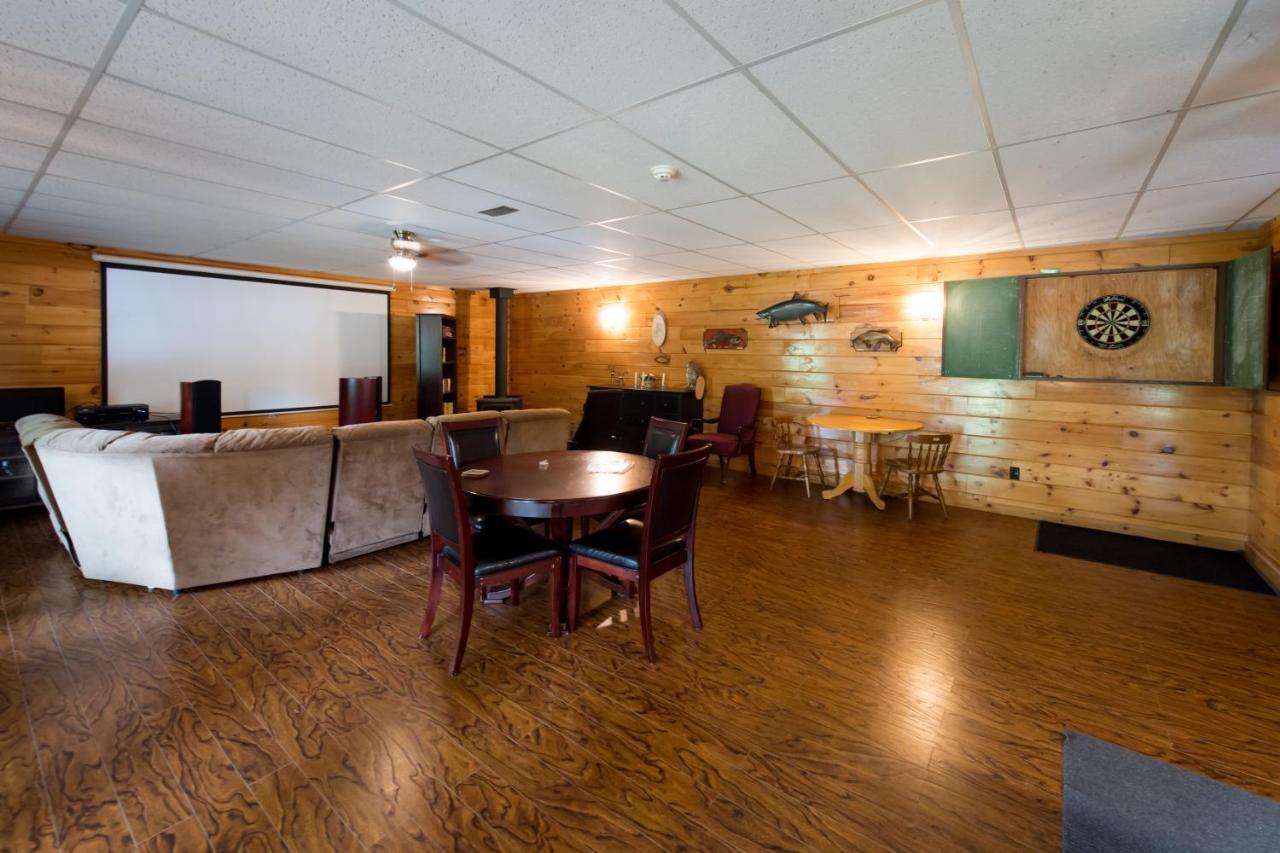 Madawaska Lodge-Cottage Exterior photo