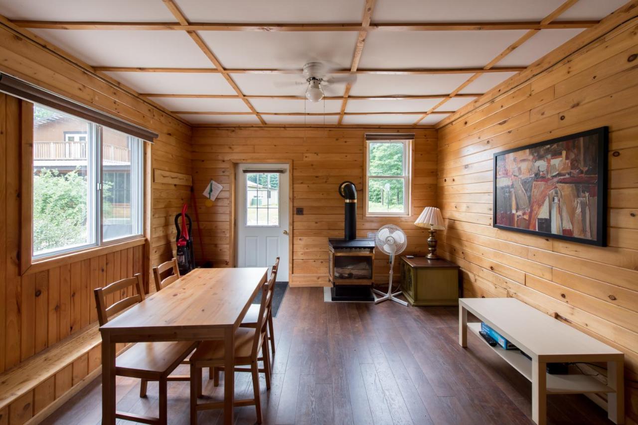 Madawaska Lodge-Cottage Exterior photo