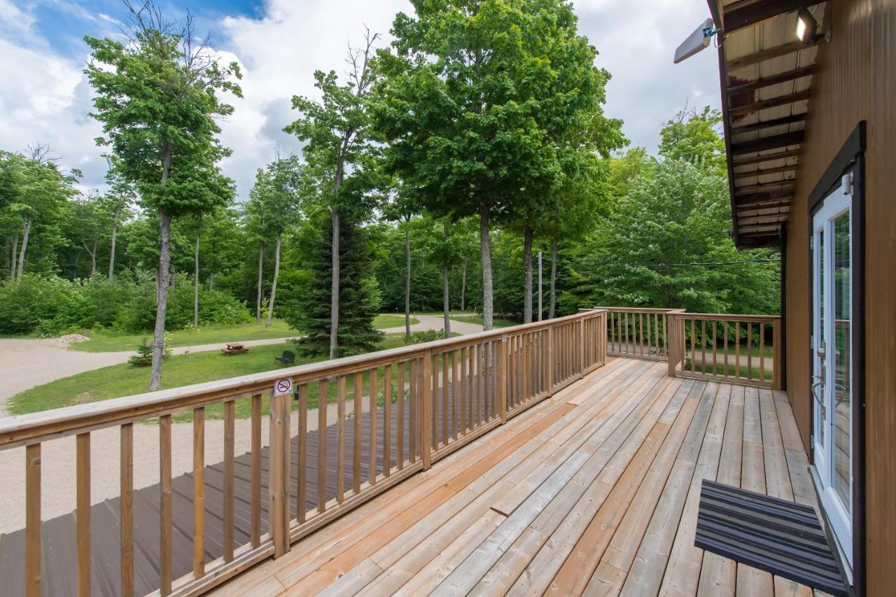 Madawaska Lodge-Cottage Exterior photo