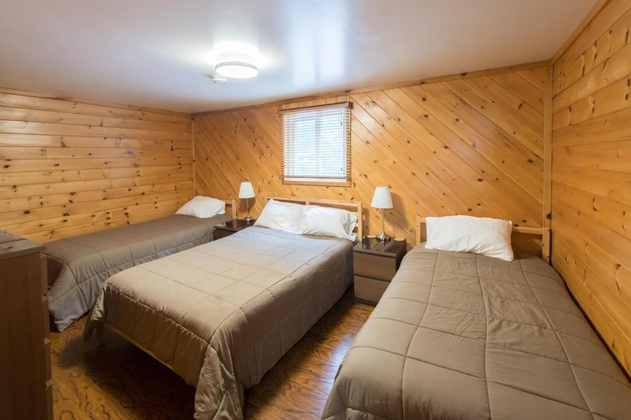 Madawaska Lodge-Cottage Exterior photo