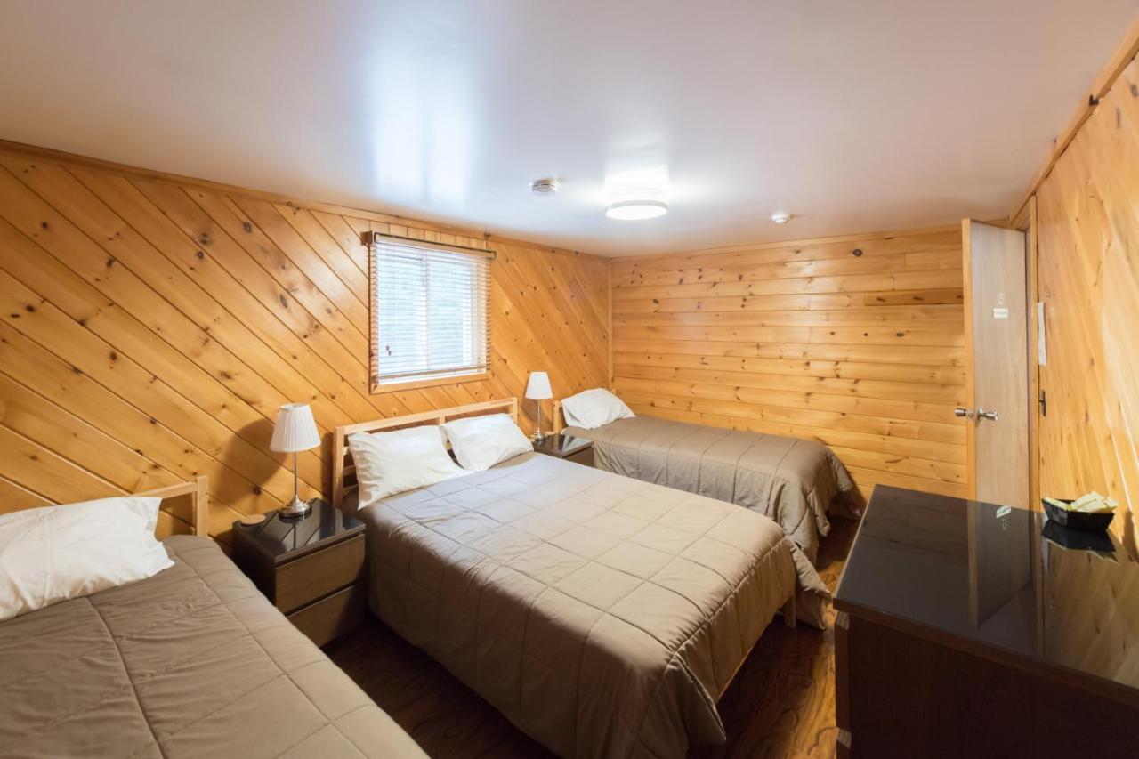 Madawaska Lodge-Cottage Exterior photo