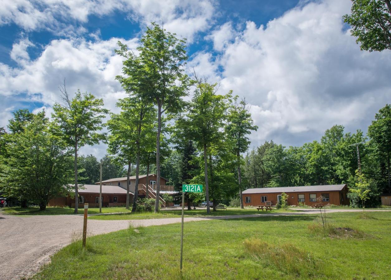 Madawaska Lodge-Cottage Exterior photo