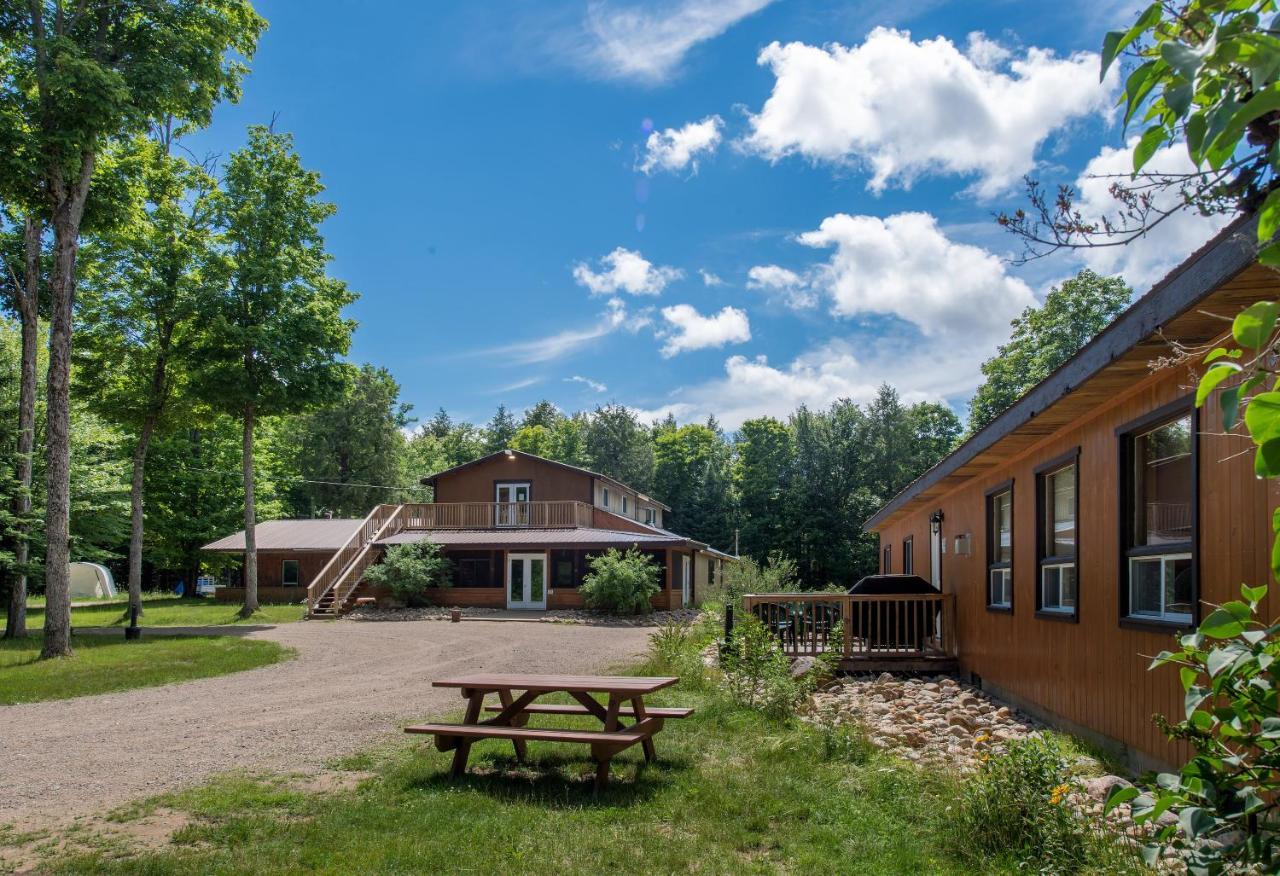 Madawaska Lodge-Cottage Exterior photo